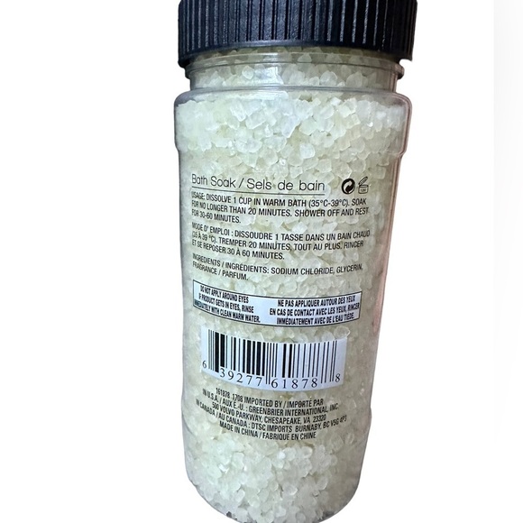 Greenbrier vanilla scented bath salt, 17.6 ounce jar​​​​​​​ - Picture 2 of 3